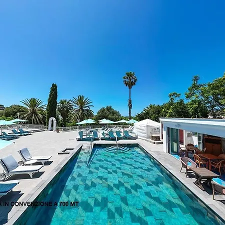 Aida Luxury & Πανσιόν *